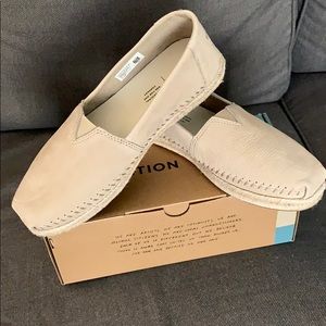 Stone Brown Nubuck Toms Size 9